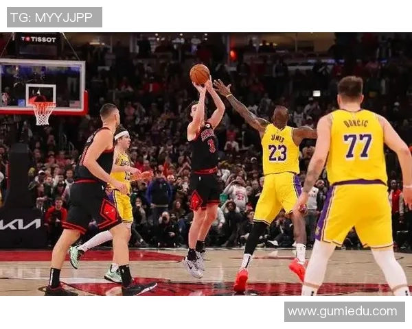 2009年湖人对阵公牛的经典对决回顾与精彩瞬间分析 2009年湖人对阵公牛的经典对决回顾与精彩瞬间分析